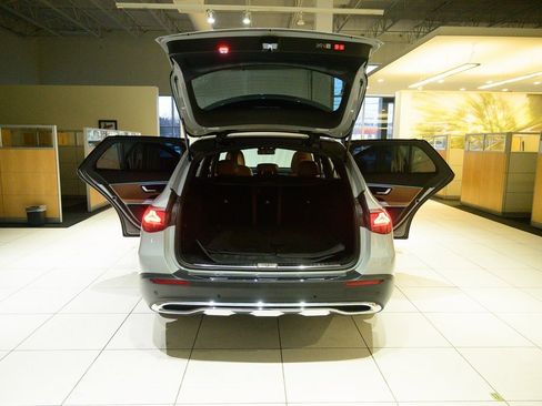 Used 2025 Mercedes-Benz E 450 4MATIC All-Terrain Wagon image 17