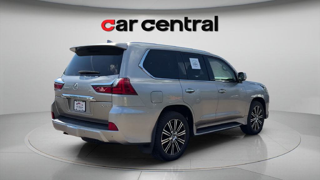 Used 2018 Lexus LX 570 4WD w/ Luxury Package image 5