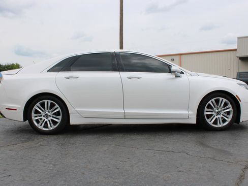 Used 2014 Lincoln MKZ AWD image 3