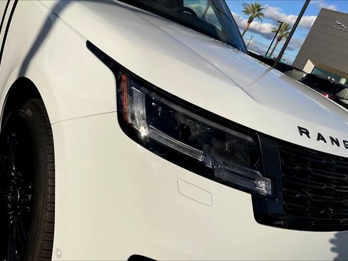 New 2025 Land Rover Range Rover SE image 33