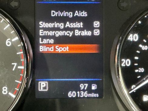 Used 2018 Nissan Rogue SL w/ Premium Package image 30