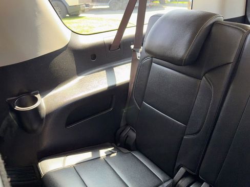 Used 2017 Chevrolet Suburban LT image 32