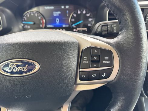 Certified 2022 Ford Explorer Limited w/ Limited Technology Package image 31