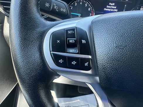 Used 2023 Ford Explorer XLT AWD/4WD image 26