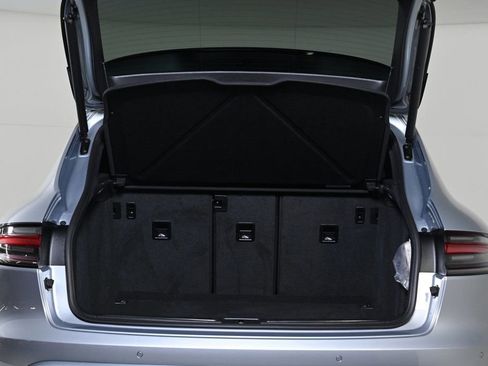 Certified 2024 Porsche Macan image 25