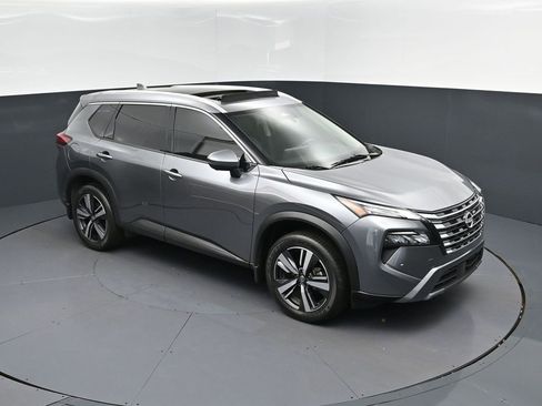 Used 2024 Nissan Rogue SL w/ SL Premium Package image 37