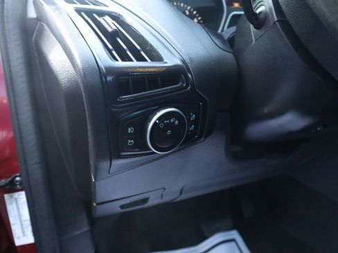 Used 2017 Ford Focus SEL image 22