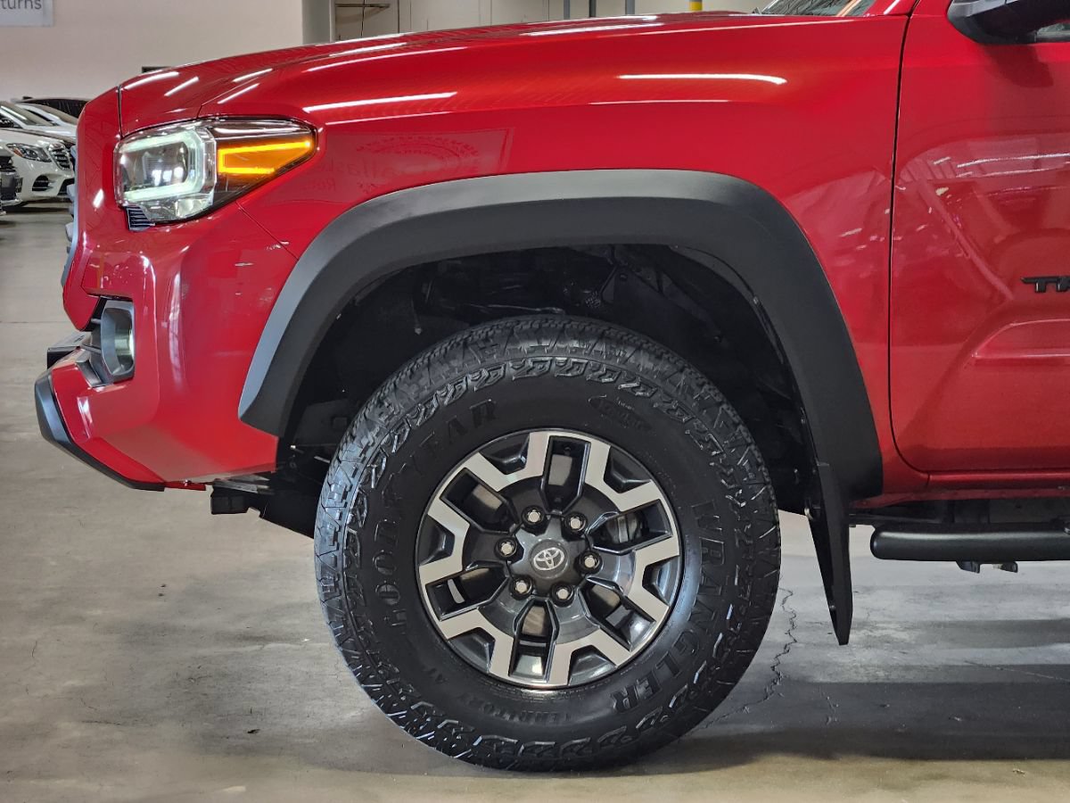 Used 2022 Toyota Tacoma TRD Off-Road AWD/4WD image 5