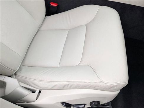 Used 2020 Volvo S60 T5 Momentum image 22