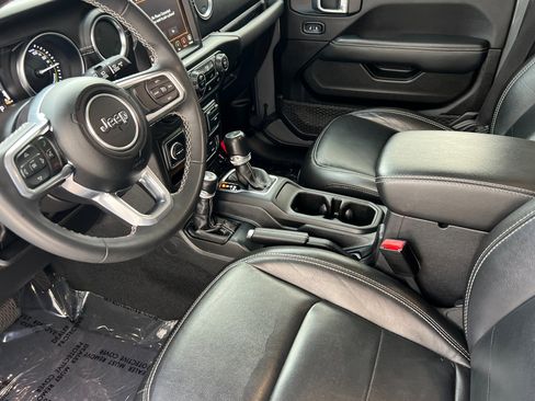 Used 2023 Jeep Wrangler Sahara image 9