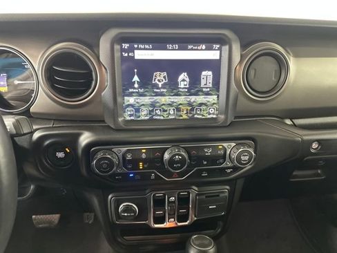 Used 2023 Jeep Wrangler Unlimited w/ Sun & Screen Package image 21