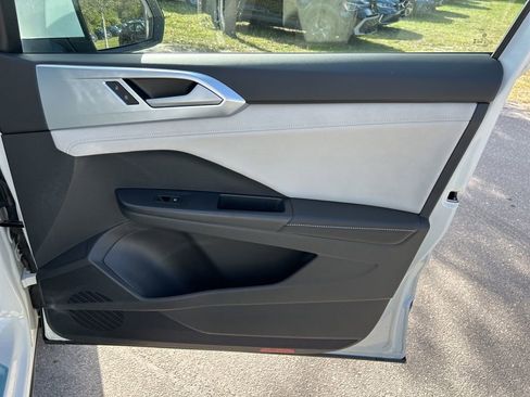 New 2026 Volkswagen Taos SE image 42