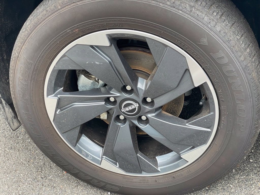 Certified 2024 Nissan Rogue SV AWD/4WD image 32