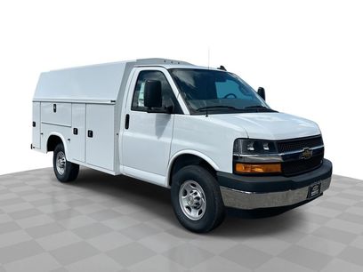 New 2025 Chevrolet Express 3500 w/ Power Convenience Package