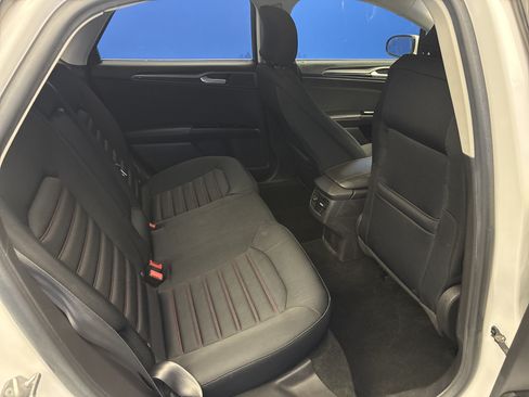 Used 2015 Ford Fusion SE w/ Equipment Group 201A FWD image 24