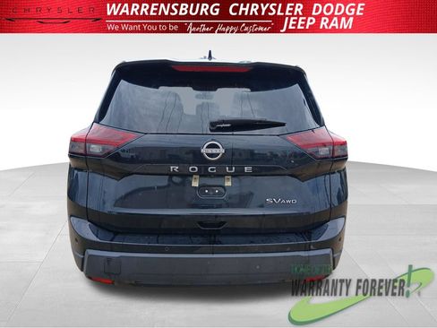 Used 2024 Nissan Rogue SV AWD/4WD image 5