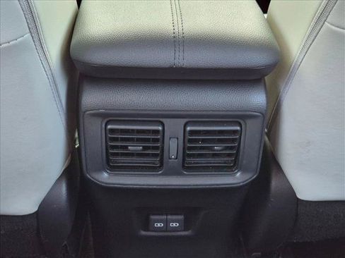 Used 2022 Toyota RAV4 XLE Premium AWD/4WD image 17