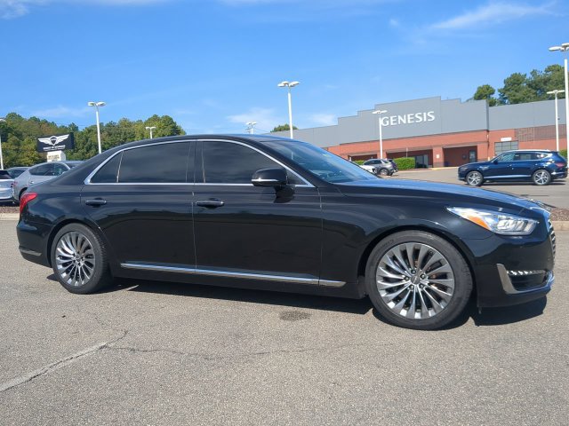 Used 2019 Genesis G90 3.3T Premium RWD image 2