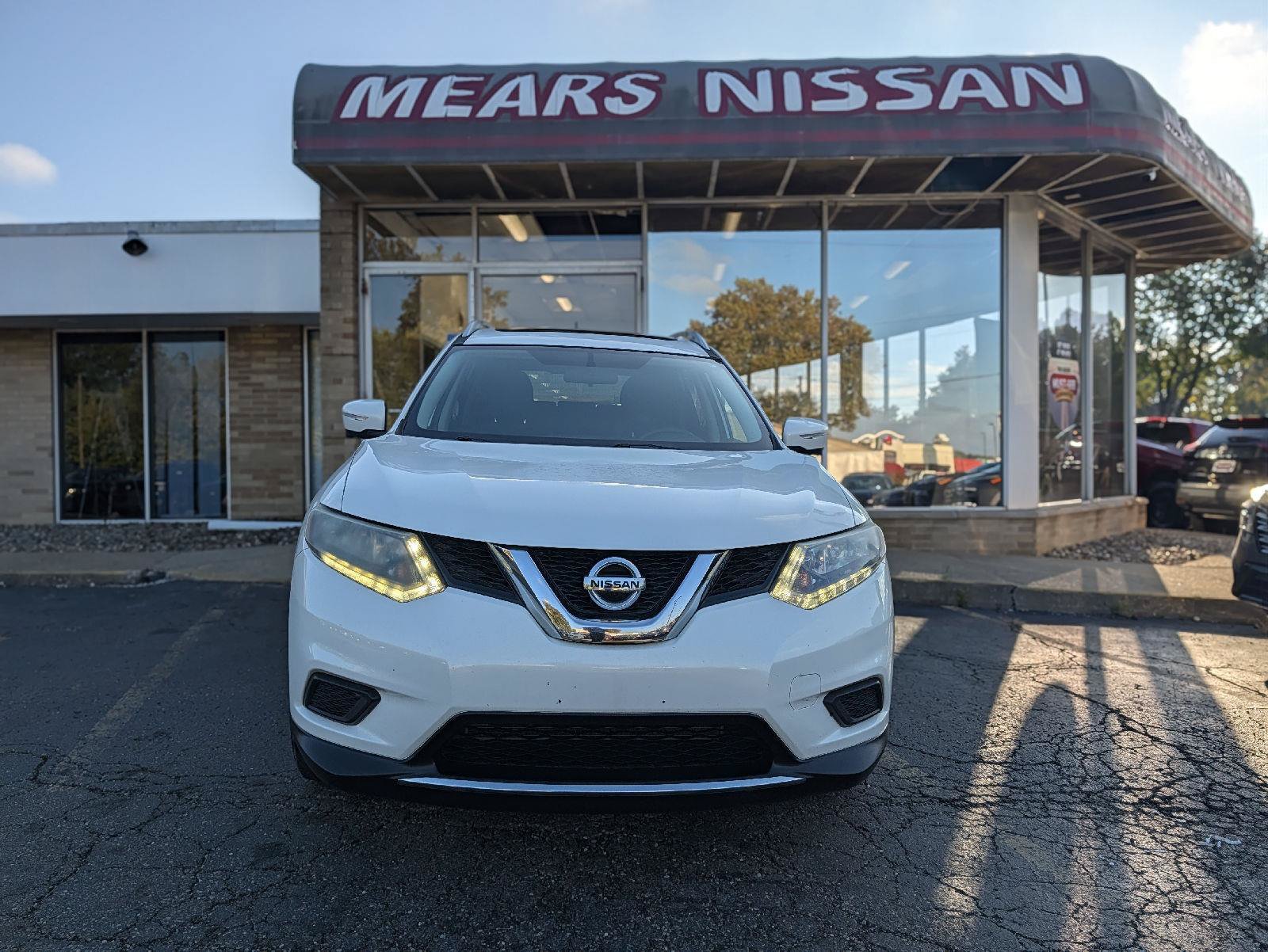 Used 2014 Nissan Rogue SV w/ SV Premium Package AWD/4WD image 16