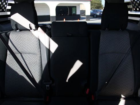 Used 2018 Toyota 4Runner SR5 image 5