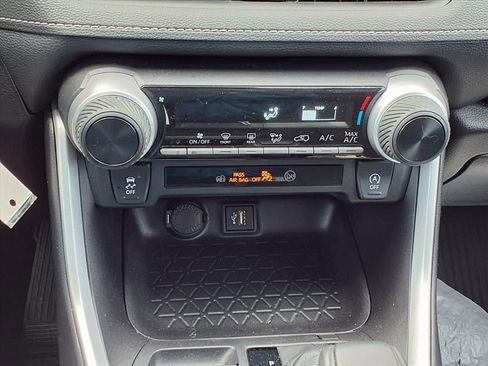 Used 2024 Toyota RAV4 LE image 17