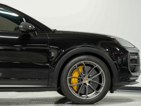 Used 2024 Porsche Cayenne Turbo GT image 21