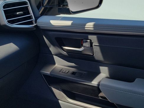 Used 2025 Toyota Tundra Limited image 16