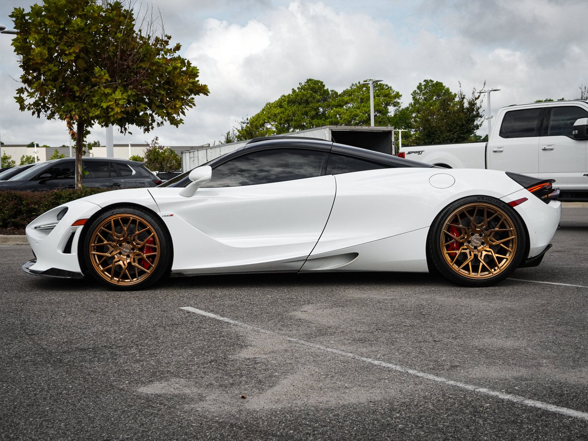 Used 2019 McLaren 720S RWD image 9