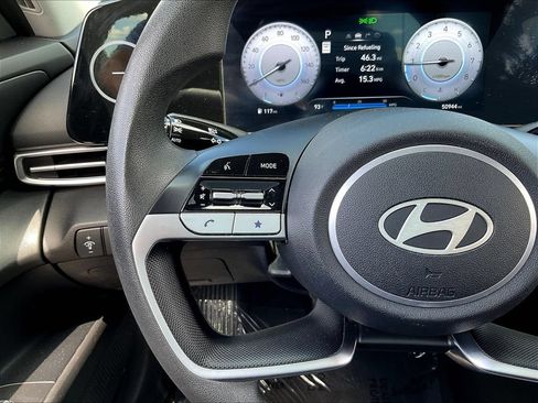 Certified 2024 Hyundai Elantra SEL FWD image 11