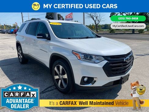 Used 2019 Chevrolet Traverse LT w/ LT Premium Package AWD/4WD image 3