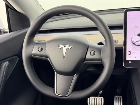 Used 2022 Tesla Model Y Performance image 18