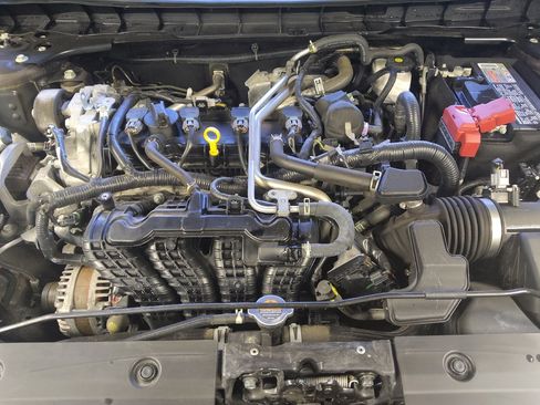 Used 2024 Nissan Altima 2.5 SV FWD image 30