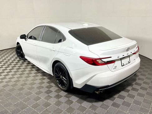 Used 2025 Toyota Camry SE AWD/4WD image 13