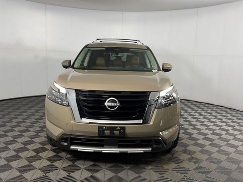 Used 2025 Nissan Pathfinder Platinum w/ Cargo Package AWD/4WD image 4