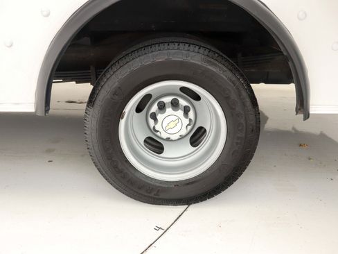 Used 2020 Chevrolet Express 3500 w/ Power Convenience Package image 28