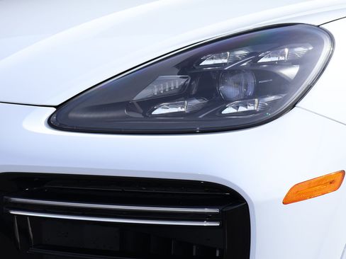 Certified 2023 Porsche Cayenne Turbo S AWD/4WD image 13