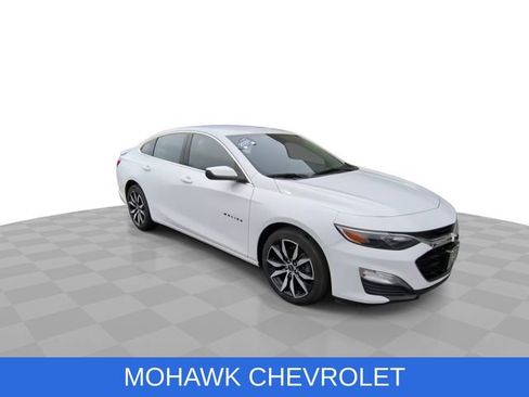 Used 2024 Chevrolet Malibu RS w/ LPO, Floor Liner Package FWD image 2