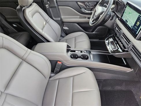 New 2026 Lincoln Corsair Premiere image 13