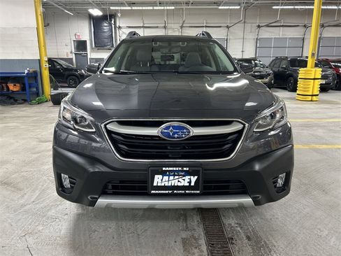 Certified 2022 Subaru Outback Limited XT image 3