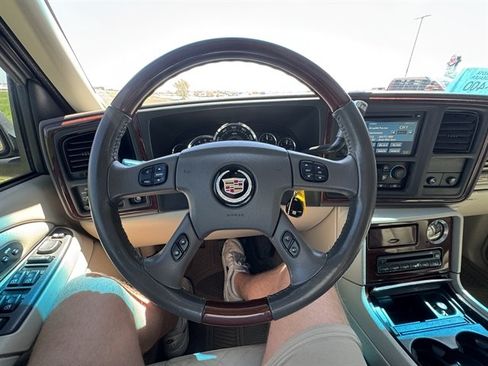 Used 2005 Cadillac Escalade AWD image 14