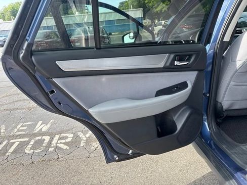 Used 2019 Subaru Outback 2.5i Premium AWD/4WD image 14