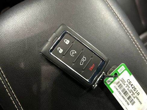 Used 2024 Jeep Grand Cherokee L Limited image 22