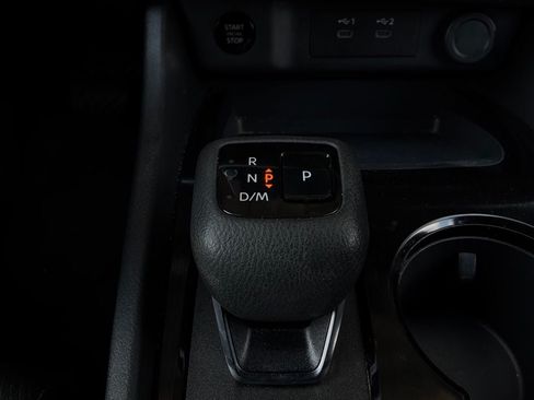 Used 2025 Nissan Rogue SV FWD image 27