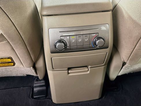 Used 2013 Toyota Highlander 4WD w/ Cold Weather Pkg image 28