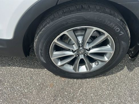 Used 2018 Hyundai Santa Fe SE AWD/4WD image 29
