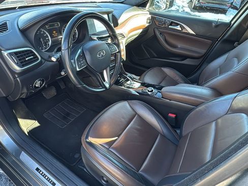 Used 2018 INFINITI QX30 Premium w/ Technology Package image 10