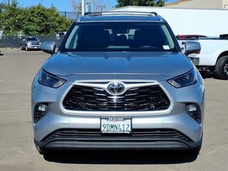 Used 2023 Toyota Highlander XLE video 2