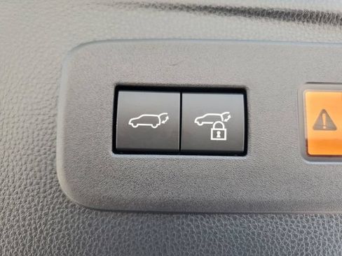 Used 2025 Lexus GX 550 w/ Cold Area Package AWD/4WD image 34