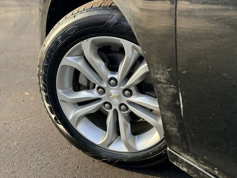 Used 2019 Chevrolet Cruze LT image 24