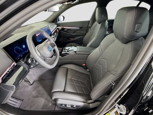 Used 2025 BMW i5 eDrive40i w/ Premium Package RWD image 19